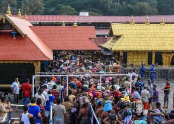 അയ്യപ്പഭക്തര്-ഒഴുകിയെത്തി;-ശബരിമലയിലെ-നടവരവ്-222-കോടി-രൂപ