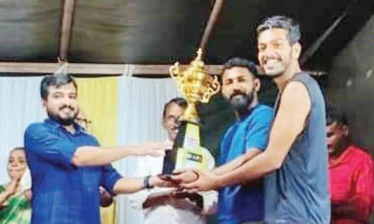 ആകാശ്-തില്ലങ്കേരിയുമായി-വേദി-പങ്കിട്ടത്-അവിചാരിതം;-നടപടിയില്ലെന്ന്-ഡിവൈഎഫ്ഐ