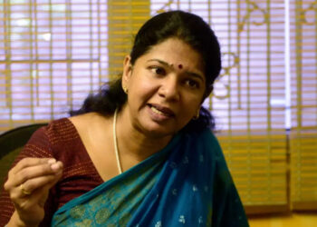 ‘കേന്ദ്ര-സര്‍ക്കാര്‍-ഗവര്‍ണര്‍മാരെ-ആയുധമാക്കുന്നു’;-ഹിന്ദു-രാഷ്ട്രമായി-ഇന്ത്യയെ-മാറ്റാനുള്ള-നീക്കത്തെ-ചെറുക്കുമെന്ന്-കനിമൊഴി