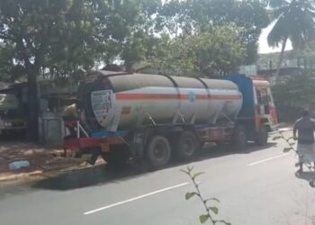 ടാങ്കര്-ലോറിയില്-നിന്ന്-ആസിഡ്-ചോര്ന്നു;-അരകിലോമീറ്ററോളം-വാതകം-ഒഴുകി