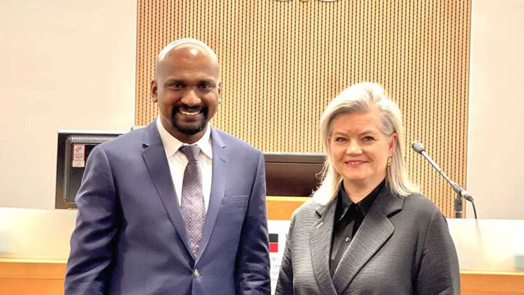 ആലുവ-സ്വദേശി-ഓസ്ട്രേലിയയിൽ-ഹോണററി-ജസ്റ്റിസ്