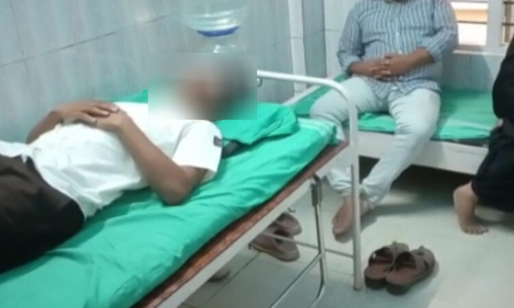 ഷൂ-ധരിച്ചെത്തിയതിന്റെ-പേരില്-പ്ലസ്-വണ്-വിദ്യാര്ത്ഥിക്ക്-മര്ദ്ദനം;-പരാതി