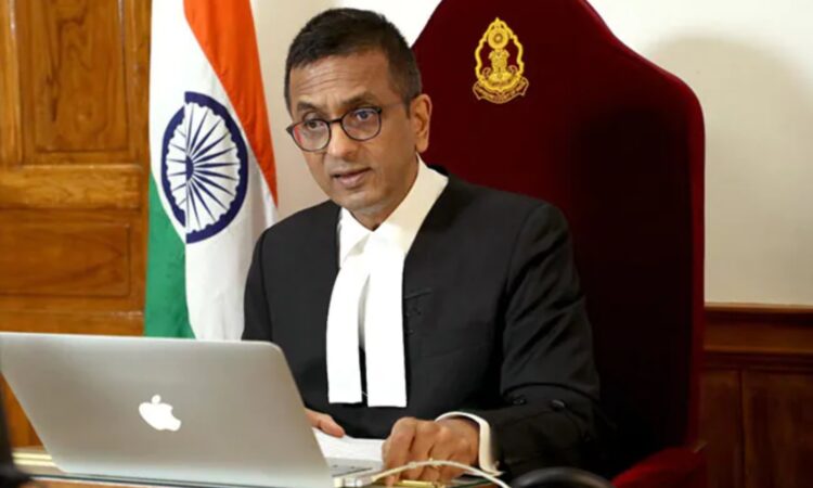‘ഇത്-അച്ഛന്റെ-ഓഫീസ്,-ഇതാണ്-ജോലി’:-പെണ്-മക്കളുമായി-ചന്ദ്രചൂഡ്-കോടതിയില്