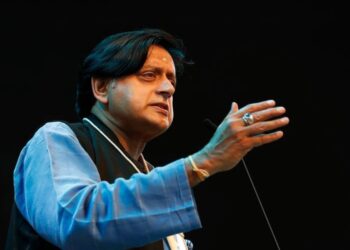 ‘രാജ്യത്ത്-ഭയം-ഉത്പാദിപ്പിക്കുന്നവര്ക്കെതിരെ-ഒരുമിക്കൂ’;-വിദ്യാര്ത്ഥികളോട്-ശശി-തരൂര്