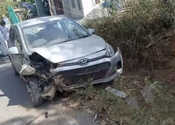സ്വന്തം-മരണവാര്‍ത്തയുണ്ടാക്കി-ഭാര്യക്ക്-പോസ്റ്റര്‍;-മാസങ്ങള്‍ക്ക്-ശേഷം-
യുവാവിന്-കാറപകടത്തില്‍-പരുക്ക്