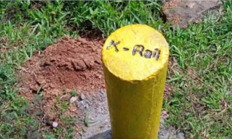 കെ-റെയില്;-പിന്വലിച്ച-മുഴുവന്-റവന്യൂ-ജീവനക്കാരെയും-പുനര്വിന്യസിച്ചു