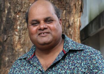 സുനില്-സുഖദയുടെ-കാറിന്-നേരേ-ആക്രമണം;-ഗ്ലാസ്-തകര്ത്തു;-മര്ദിച്ചെന്നും-പരാതി