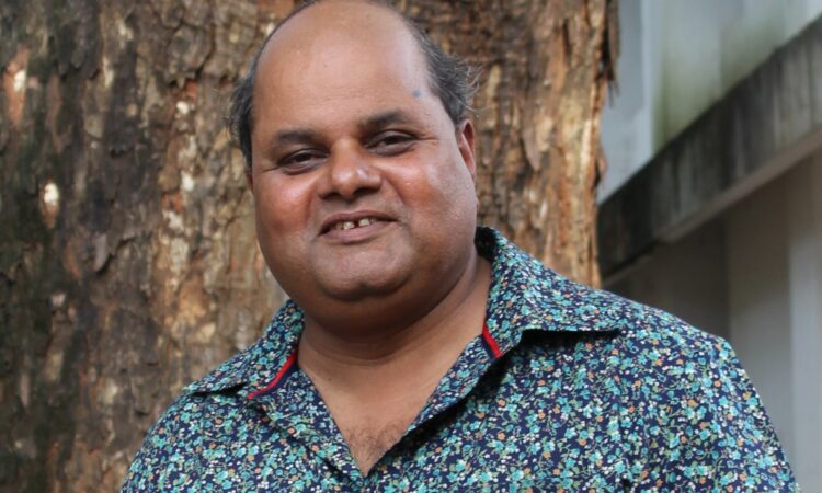 സുനില്-സുഖദയുടെ-കാറിന്-നേരേ-ആക്രമണം;-ഗ്ലാസ്-തകര്ത്തു;-മര്ദിച്ചെന്നും-പരാതി