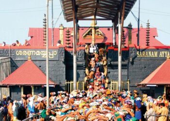 ശബരിമലയിൽ-എണ്ണിത്തീർക്കാൻ-കഴിയാതെ-ഭണ്ഡാരത്തിൽ-നാണയങ്ങൾ-കുമിഞ്ഞുകൂടി;-എണ്ണി-എടുക്കണോ-തൂക്കി-എടുക്കണോയെന്ന-സംശയത്തിൽ-ദേവസ്വം-ബോർഡ്