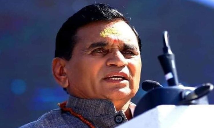 ‘മികച്ച-റോഡുകള്-അപകടം-വര്ധിപ്പിക്കും,-തനിക്ക്-അനുഭവമുണ്ട്’;-വിചിത്ര-വാദവുമായി-നാരായണ്-പട്ടേല്