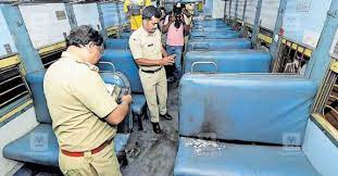 ഒരാളെ ലക്ഷ്യമിട്ടല്ല അക്രമി വന്നത്’; ട്രെയിന് ആക്രമണത്തില് ദൃക്സാക്ഷി