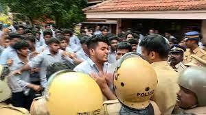 അമൽ ജ്യോതി കോളേജ്: വിദ്യാർത്ഥി പ്രതിഷേധം തണുപ്പിക്കാൻ സർക്കാർ ഇടപെടൽ; മന്ത്രിമാർ കോളേജിലേക്ക്
