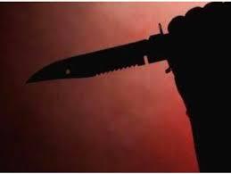 ‘ഉറങ്ങി കിടക്കുന്നതിനിടെ ബിസിനസുകാരനെ സഹോദരൻ കുത്തി, കഴുത്തിൽ കത്തിയുമായി ബൈക്കിൽ ആശുപത്രിയിലേക്ക്’