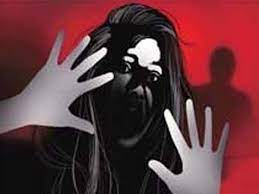 17കാരിയെ സുഹൃത്തിന്റെ മുന്നിലിട്ട് പീഡിപ്പിച്ച് കോളേജ് വിദ്യാർത്ഥികൾ
