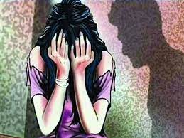 13കാരിയെ പീഡിപ്പിച്ച കേസിൽ അറസ്റ്റിലായ യുവാവിന്റെ ഫോണിൽ 20ലധികം പെൺകുട്ടികളുടെ നഗ്നദൃശ്യങ്ങൾ