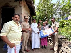 ചോർന്നൊലിക്കാതെ ഇനി കിടക്കാം : ആദിവാസികൾക്കുള്ള ഓണസമ്മാനവുമായി മമ്മൂട്ടി