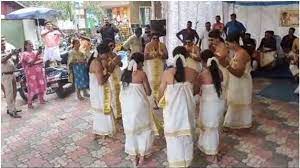 അല്പം വ്യത്യസ്ഥമായി തൃശ്ശൂര് – കൊടുങ്ങല്ലൂര് പൊലീസ് സ്റ്റേഷനിലെ ഓണാഘോഷം