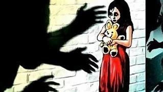 ‘അവനെ തൂക്കിക്കൊല്ലണം, ജീവിക്കാൻ അർഹതയില്ല’: ഉജ്ജയിൻ ബലാത്സംഗ കേസിൽ അറസ്റ്റിലായ ഓട്ടോ ഡ്രൈവറുടെ അച്ഛൻ