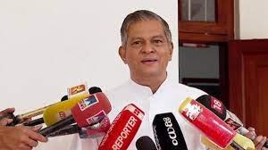 തുറമുഖത്തിനായി ക്രെയിൻ കൊണ്ടുവരുന്നതിനെ ആഘോഷിക്കുന്നു, വിഴിഞ്ഞത്ത് പൂർത്തിയായത് 60% പണി മാത്രം- ഫാ യൂജിൻ പെരേര
