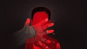 ആലുവയിൽ കൊല്ലപ്പെട്ട കുട്ടിയുടെ കുടുംബത്തെ പറ്റിച്ച് മഹിളാ കോൺഗ്രസ് നേതാവിന്റെ ഭർത്താവ് പണം തട്ടിയെന്ന് പരാതി