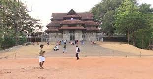 വടക്കുംനാഥ ക്ഷേത്ര മൈതാനത്ത് സിനിമാ ഷൂട്ടിംഗ് വിലക്കി കേരളാ ഹൈക്കോടതി ഉത്തരവ്