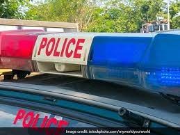 ‘അമ്മ നാല് ലക്ഷം രൂപയ്ക്ക് എന്നെ വിറ്റു’: പരാതിയുമായി 18കാരി പൊലീസ് സ്റ്റേഷനിൽ