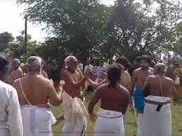 ക്ഷേത്രത്തിലെ ശ്ലോകം ആലാപനത്തിന്റെ പേരിൽ തമ്മിലടിച്ച് പൂജയ്ക്കെത്തിയവർ