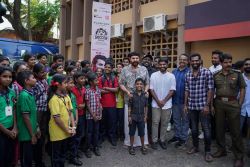 “സോക്കർ സഫാരി -ഭാരത യാത്ര ”ക്ക് മമ്മൂട്ടിയുടെ ഫ്ലാഗ് ഓഫ് : ഫുട്ബോൾ താരങ്ങൾ യാത്ര ചെയ്യുന്നത് അര ലക്ഷം കിലോ മീറ്റർ