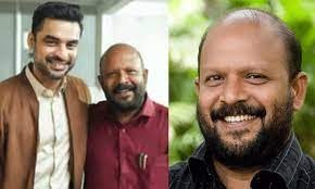 ടൊവിനോയ്ക്ക് ഒപ്പം ചിത്രം: സുനിൽകുമാറിനെതിരെ പരാതി; സ്ഥാനാര്ത്ഥിയാകുന്നത് തടയണമെന്ന് ആവശ്യപ്പെട്ട് എൻഡിഎ