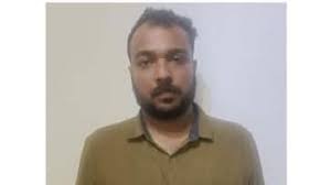 തൃശൂരിൽ വിളവ് തിന്നത് വേലിതന്നെ; പണമിടപാട് സ്ഥാപനം കുത്തിത്തുറന്ന് 32 ലക്ഷം കവർന്ന കേസിൽ മാനേജർ അറസ്റ്റിൽ