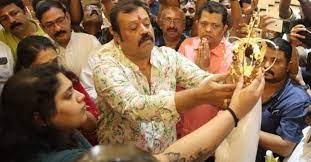 കിരീട വിവാദത്തിൽ പ്രതികരണവുമായി നടനും ബിജെപി നേതാവുമായ സുരേഷ് ഗോപി