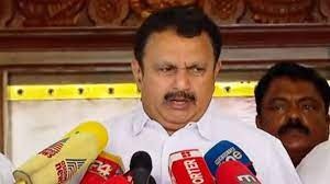 പത്മജ കോൺഗ്രസ് വിട്ടതിന് പിന്നിൽ പ്രവര്ത്തിച്ചത് ലോക്നാഥ് ബെഹ്റ: മുരളീധരൻ