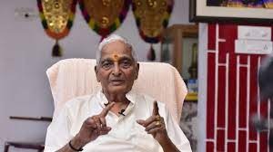 ‘പത്മഭൂഷൺ കിട്ടാൻ സുരേഷ് ഗോപിയെ സമീപിച്ചിട്ടില്ല, പ്രശ്നത്തിന് കാരണം ഡോക്ടറുടെ ഫോൺ കോൾ’; കലാമണ്ഡലം ഗോപി