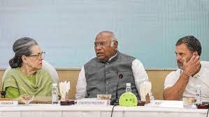 രാഹുലിന്റെയും പ്രിയങ്കയുടെയും സ്ഥാനാര്ത്ഥിത്വത്തിൽ അനിശ്ചിതത്വം