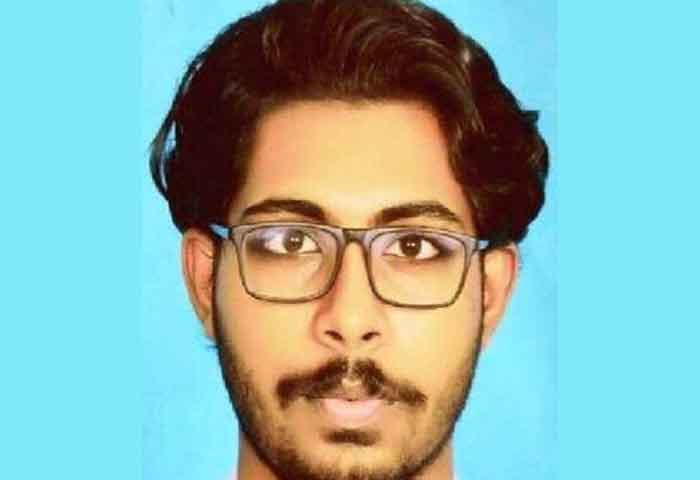സിദ്ധാര്ത്ഥിന്റെ മരണം: റാഗിങ് പരാതിയിൽ പൂക്കോട് സര്വകലാശാലയിലെ 2 വിദ്യാര്ത്ഥികളുടെ സസ്പെൻഷന് സ്റ്റേ