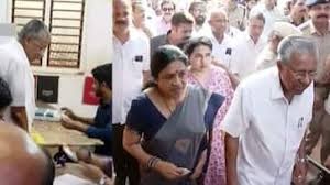 സകുടുംബം എത്തി വോട്ട് രേഖപ്പെടുത്തി മുഖ്യമന്ത്രി