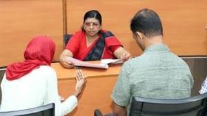 കുഞ്ഞിന്റെ പിതൃത്വം സംശയിക്കുന്ന പുരുഷന്മാരുടെ എണ്ണം വര്ധിക്കുന്നു, ആശങ്കാജനകമാണെന്ന് വനിതാകമ്മീഷൻ