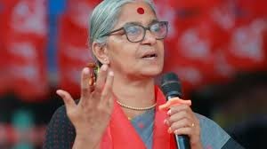 രാഹുൽ ഗാന്ധി വയനാട്ടുകാരെ വഞ്ചിച്ചു, റായ്ബറേലിയിൽ മത്സരിക്കുമെന്ന് പറയാതിരുന്നത് തെറ്റ്: ആനി രാജ
