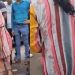 അശ്ലീല കമന്റ്, കോടതിപരിസരത്തുവച്ച് യുവാവിനെ ചെരിപ്പൂരി തല്ലിയും കഴുത്തിൽ ചവിട്ടിയും യുവതി