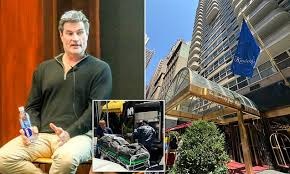 യുഎസിലെ കോടീശ്വരനായ വ്യവസായി, ഹോട്ടലിലെ 20–ാം നിലയിൽനിന്ന് ചാടി ജീവനൊടുക്കി, മുറിയിൽ ആത്മഹത്യാക്കുറിപ്പ്