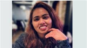 വിനോദയാത്രക്കിടെ വെള്ളത്തില് വീണ് യുകെയില് നഴ്സ് മരിച്ചു