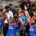വാംഖഡെയിലെ പതിനായിരങ്ങള്‍ക്കൊപ്പം വന്ദേമാതരം ഏറ്റുപാടി ടീം ഇന്ത്യ