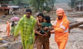 ദുരന്തമുഖത്ത് ജീവന്റെ തുടിപ്പുതേടി ആയിരക്കണക്കിന് രക്ഷാപ്രവര്ത്തകര്