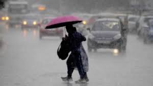 അതിതീവ്ര ന്യൂനമർദ്ദം ഇന്ന് അറബിക്കടലിലെത്തും, കേരളത്തിൽ വീണ്ടും അതിശക്ത മഴ സാധ്യത; മത്സ്യബന്ധനത്തിന് വിലക്ക്