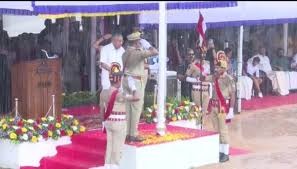 സംസ്ഥാനം അതീവ ദുഃഖത്തിൽ, അതിജീവിക്കണമെന്ന് മുഖ്യമന്ത്രി; സ്വാതന്ത്ര്യദിനാഘോഷ നിറവിൽ കേരളം