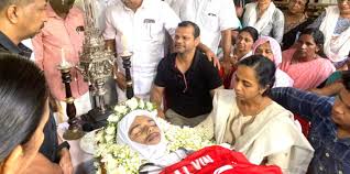ആൽവിന്റെ മൃതദേഹത്തിനരികെ നിശ്ചലയായി അമ്മ, വിങ്ങിപ്പൊട്ടി ബന്ധുക്കളും സുഹൃത്തുക്കളും, യാത്രാമൊഴി നൽകി നാട്