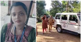 സർക്കാർ ജോലിക്കാരുടെ വ്യാജ ഐഡി കാർഡ്, ജോലി കിട്ടിയത് പണം കൊടുത്തെന്ന് വിശ്വസിപ്പിച്ചു; ലക്ഷങ്ങളുടെ തട്ടിപ്പ്