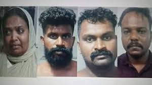 വാടക വീടിനടുത്ത് പാർക്ക് ചെയ്ത കാറിൽ രഹസ്യ അറ, യുവതിയടക്കം 4 പേരെ കയ്യോടെ പൊക്കി; കിട്ടിയത് 48 കിലോ കഞ്ചാവ്