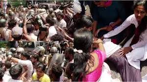 തലസ്ഥാനത്ത് യൂത്ത് കോൺഗ്രസ് മാർച്ചിൽ സംഘർഷം; സ്ഥലത്ത് സംഘർഷാവസ്ഥ, സെക്രട്ടേറിയറ്റിലേക്ക് ചാടിക്കയറാൻ ശ്രമം