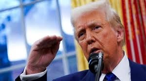 ചെലവ് ചുരുക്കാൻ 82,000 ജീവനക്കാരെ പിരിച്ചുവിടാനൊരുങ്ങി ട്രംപ്, ജോലി പോകുന്നത് വെറ്ററൻസ് അഫയേഴ്സ് വകുപ്പിൽ